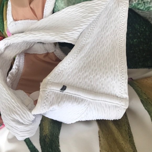 Cute white bikini top - Picture 4 of 4